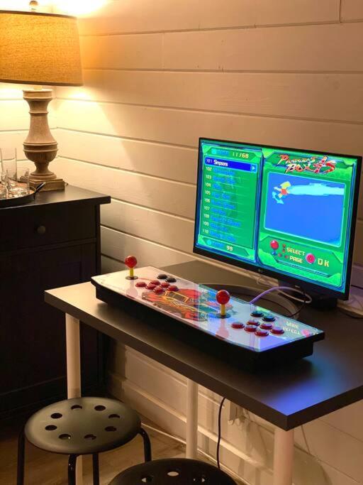 Private Heated Pool Oasis/Disney/Retro Arcade/Gym بلاسينتيا المظهر الخارجي الصورة